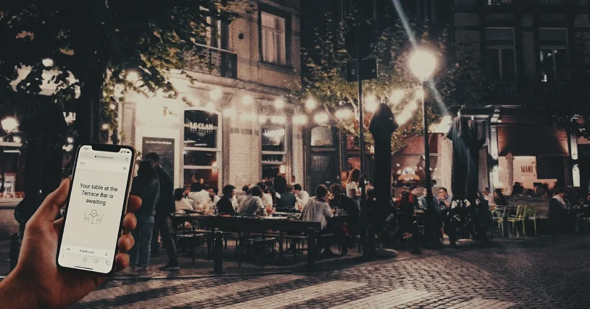 Hospitality Ecosystem 2026: Why Social Media Sparks Interest, but Only a Website Drives Pure Profit